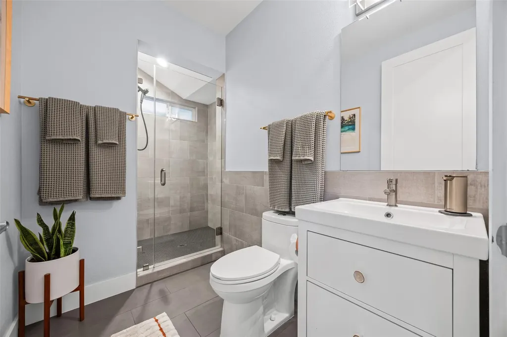 1409 Holly Street Austin TX 78702