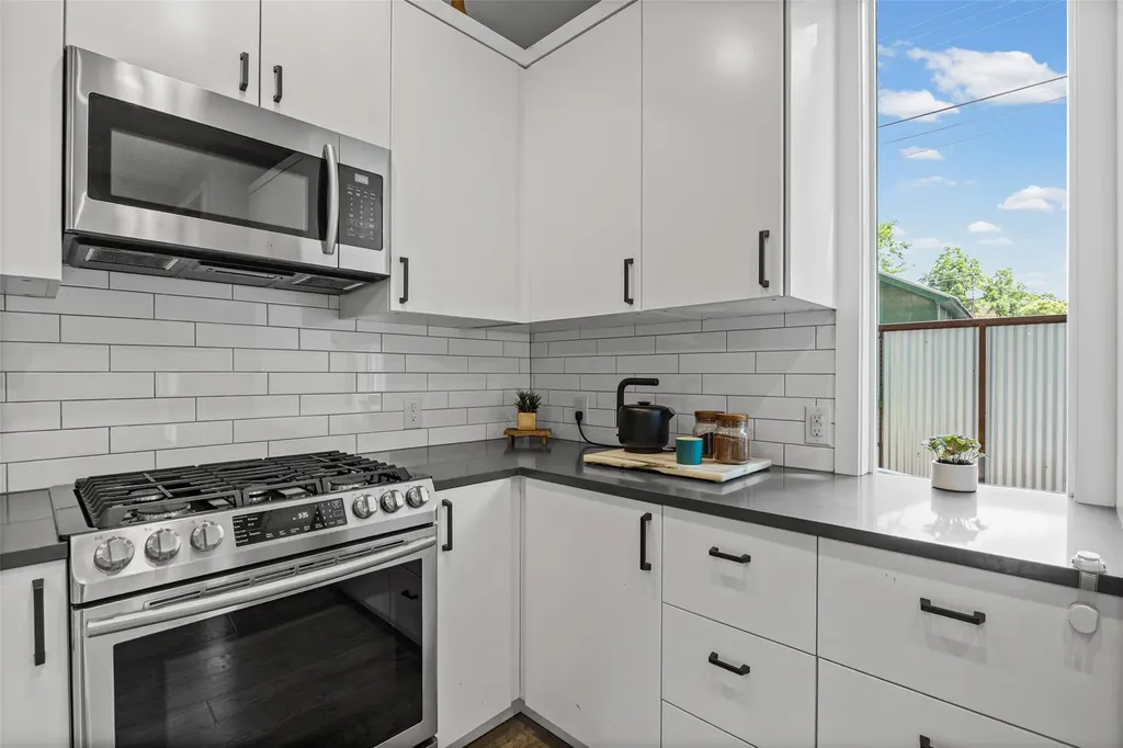 1409 Holly Street Austin TX 78702