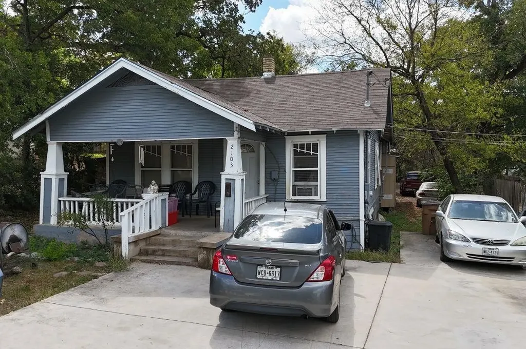 2103 E 12th Street Austin TX 78702