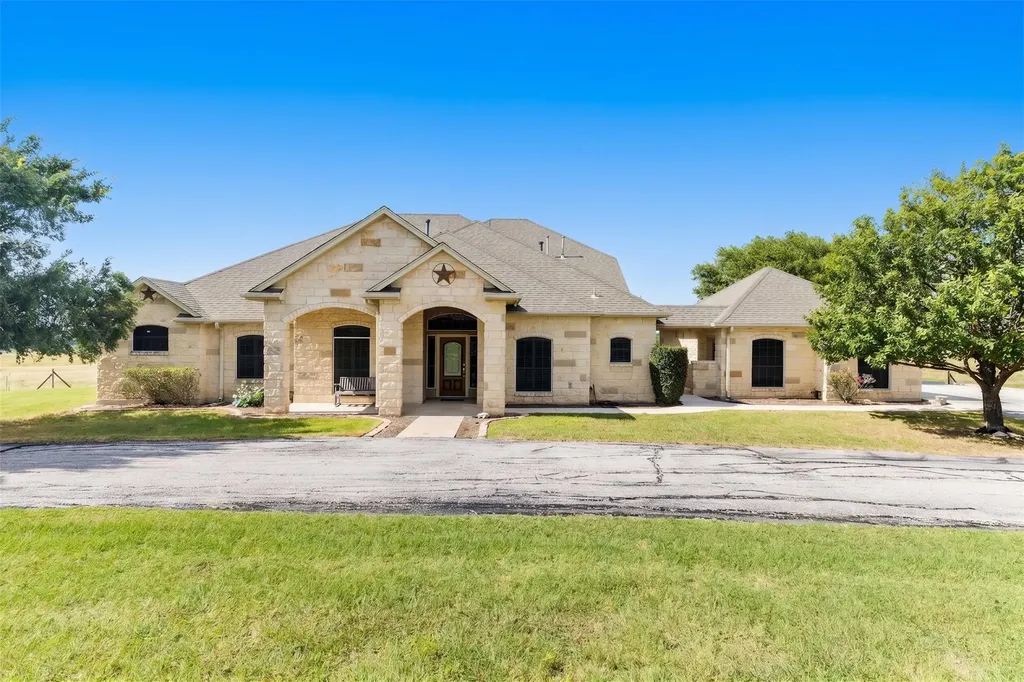 20145 Janak Road Coupland TX 78615