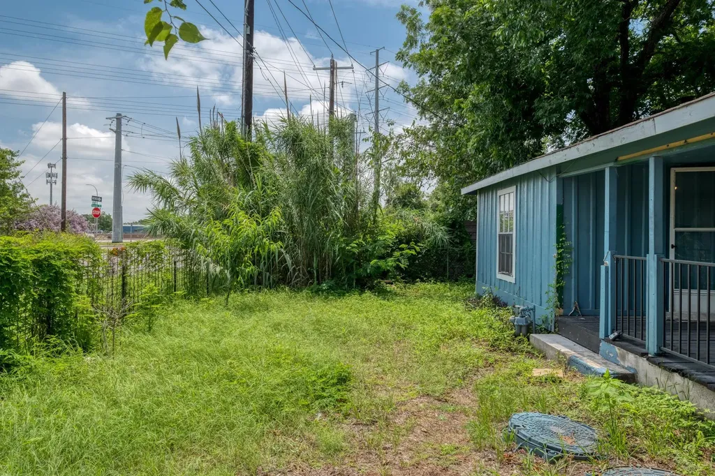 6409 Del Monte Road Austin TX 78741