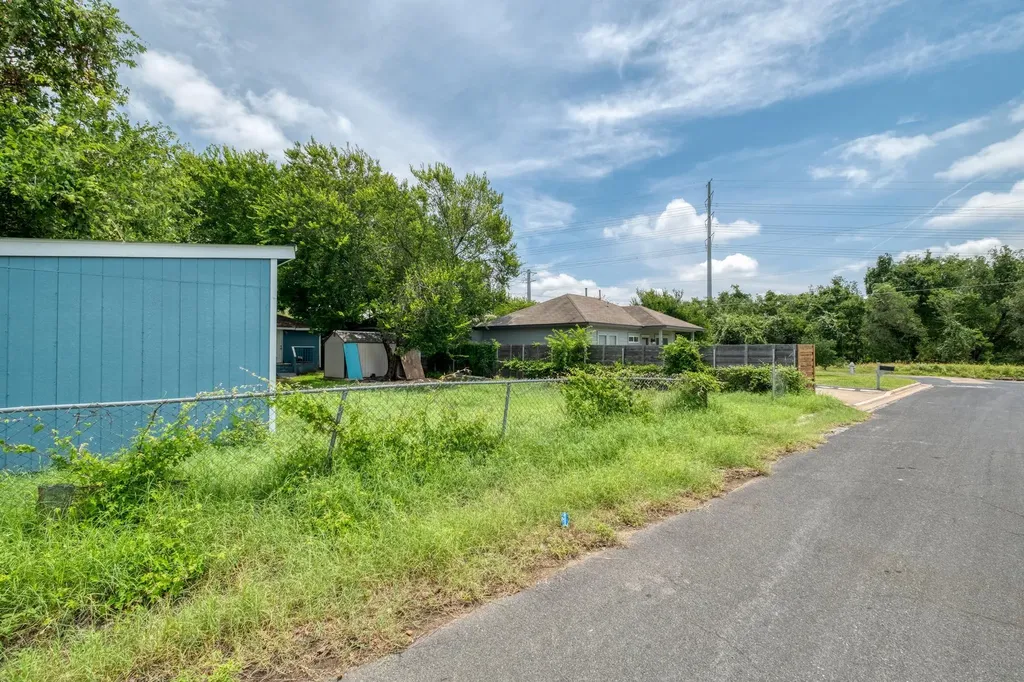 6409 Del Monte Road Austin TX 78741