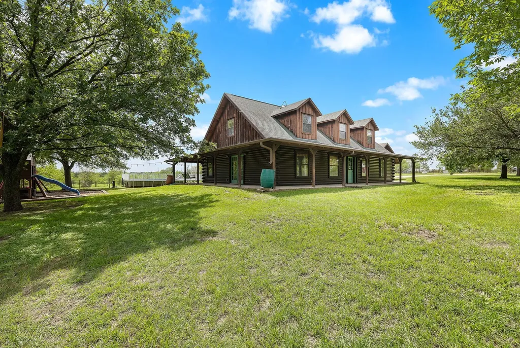 571 Balch Road Elgin TX 78621