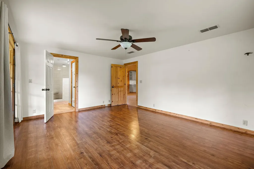 571 Balch Road Elgin TX 78621