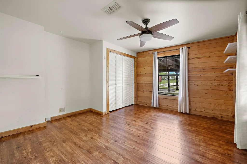 571 Balch Road Elgin TX 78621
