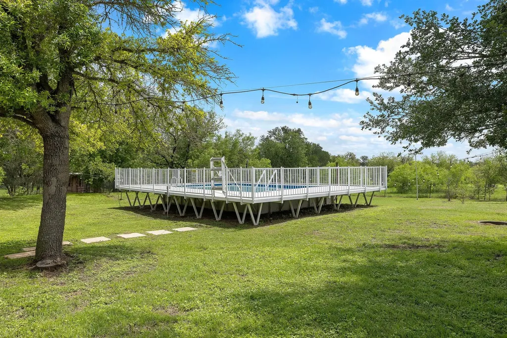 571 Balch Road Elgin TX 78621
