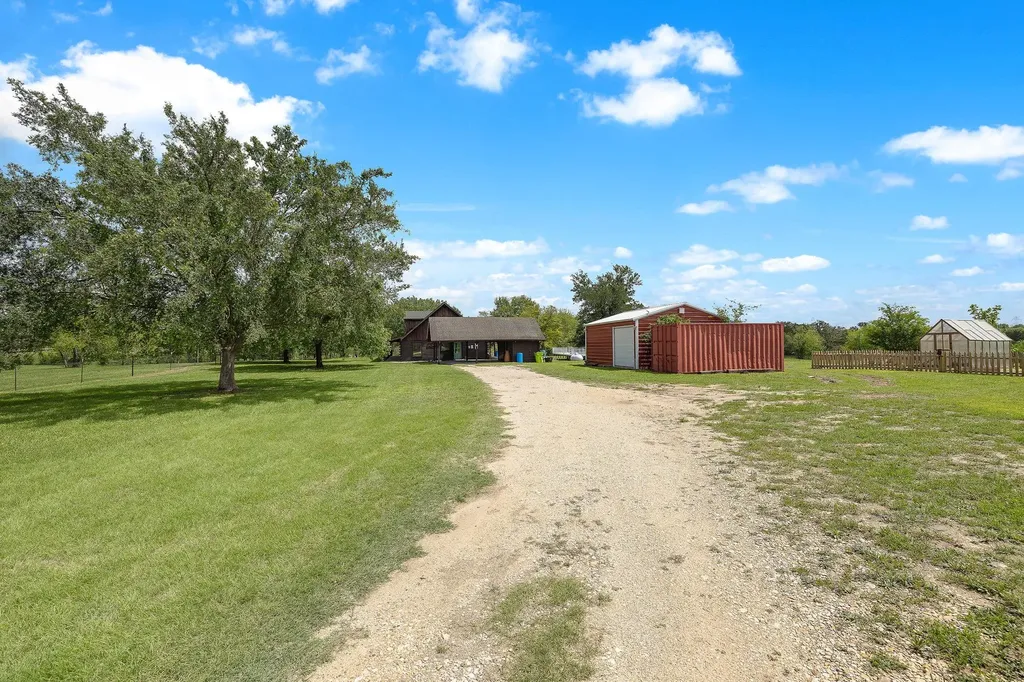 571 Balch Road Elgin TX 78621