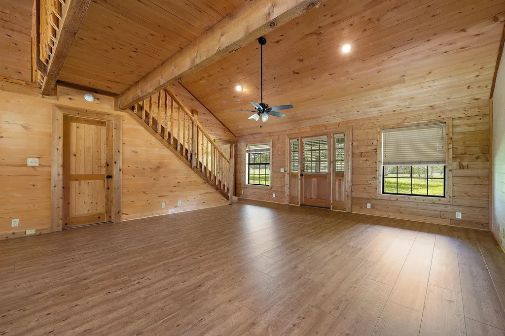 571 Balch Road Elgin TX 78621