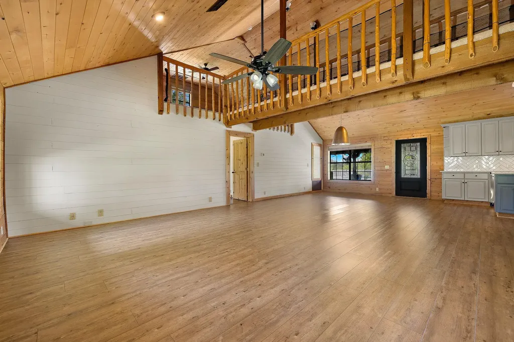 571 Balch Road Elgin TX 78621