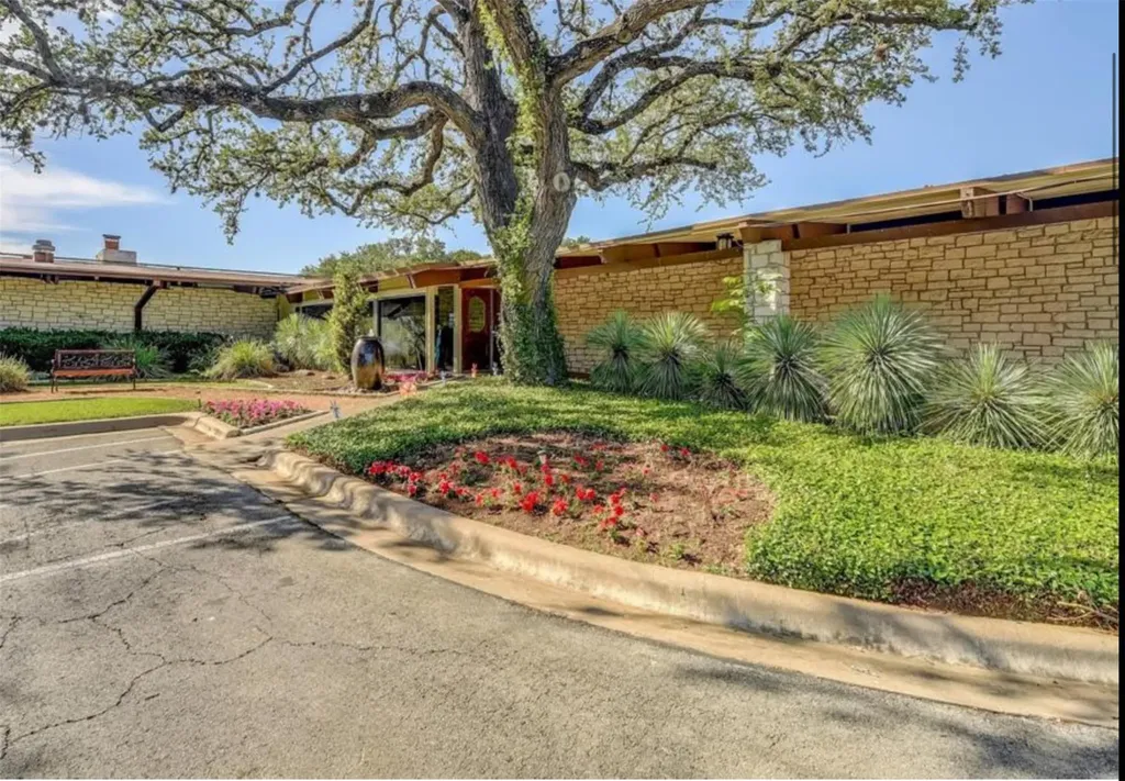 9411 Cedar Crest Drive Austin TX 78750