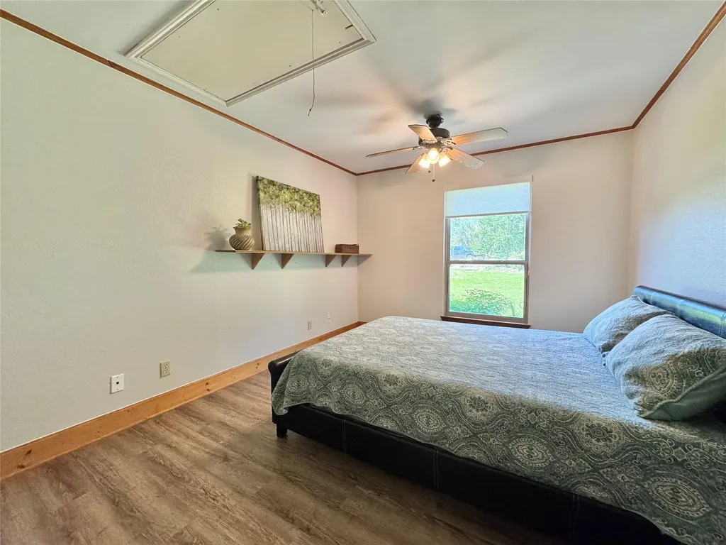 203 E 11th Street Elgin TX 78621