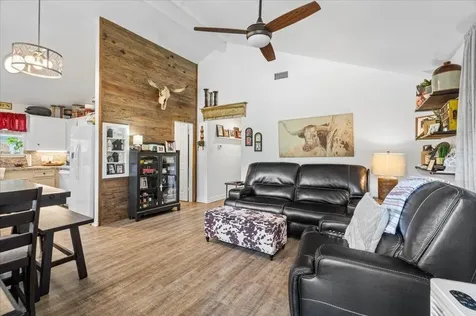 150 Copeland Hill Road Smithville TX 78957