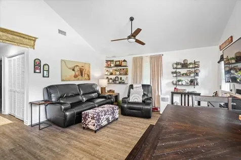 150 Copeland Hill Road Smithville TX 78957