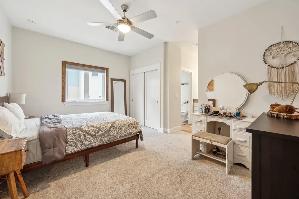 2827 Manor Road Austin TX 78722