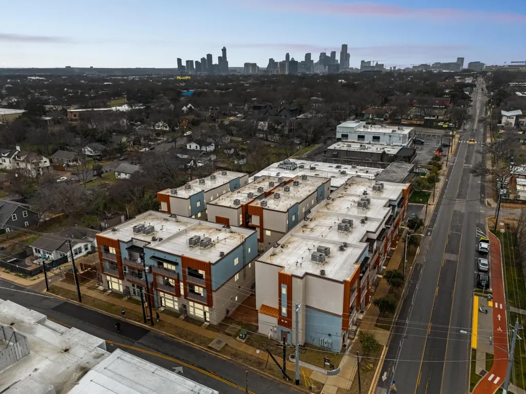 2827 Manor Road Austin TX 78722