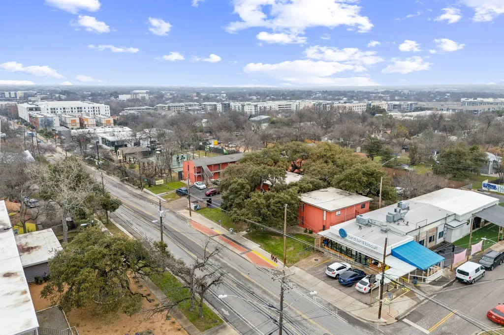2827 Manor Road Austin TX 78722
