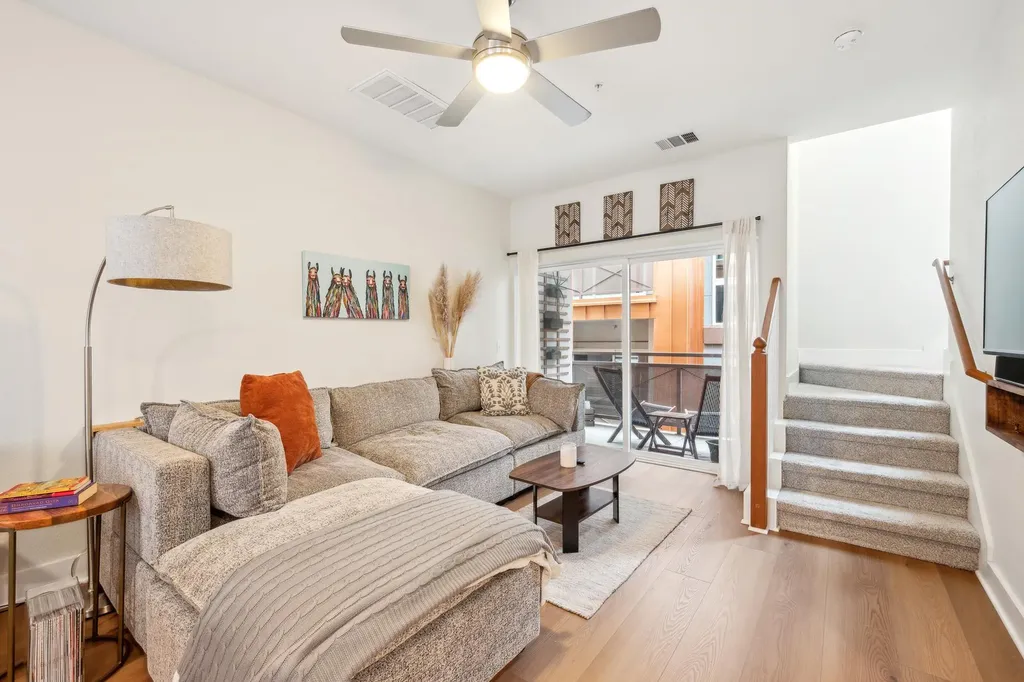 2827 Manor Road Austin TX 78722