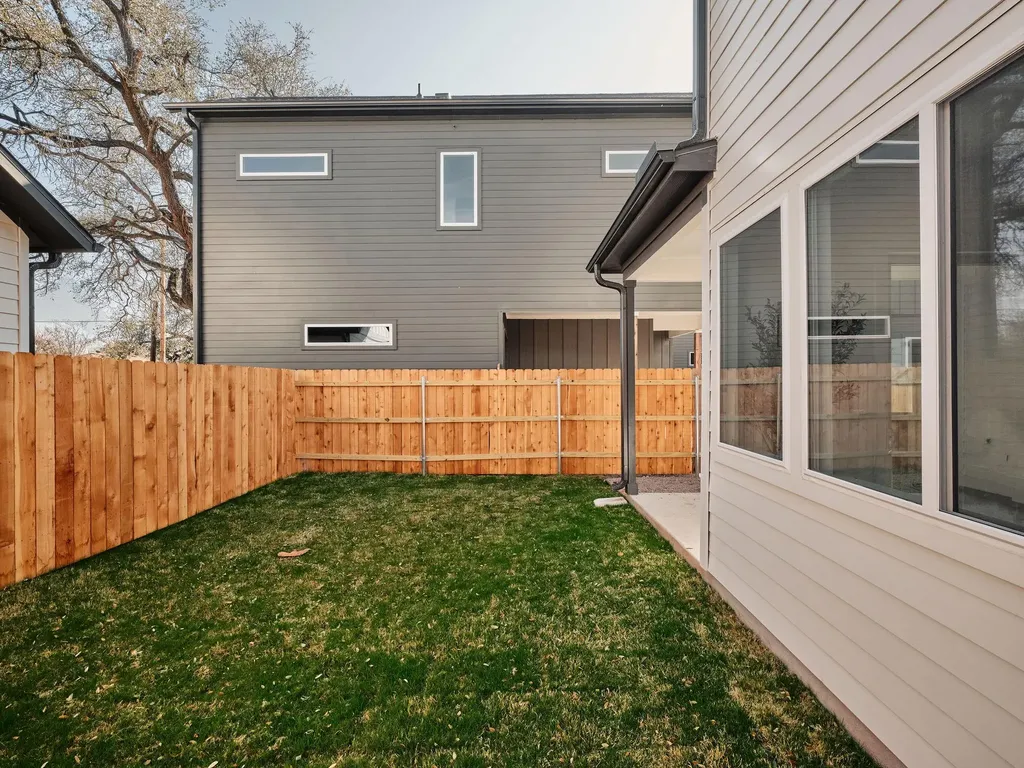 6407 Bradsher Austin TX 78745