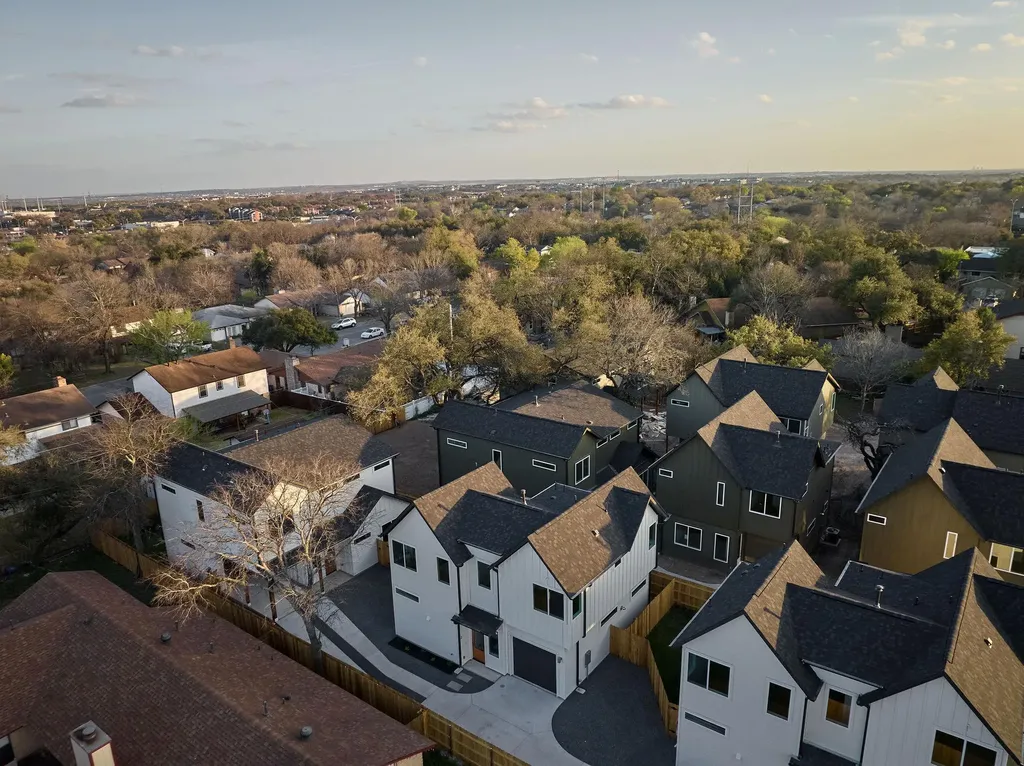 6407 Bradsher Austin TX 78745