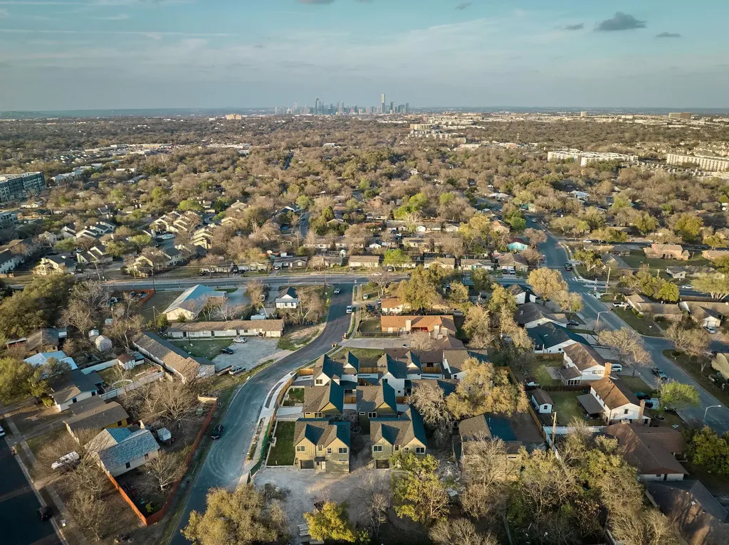 6407 Bradsher Austin TX 78745