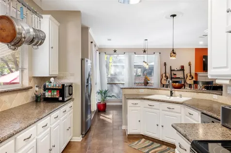 102 Elm Hill Court San Marcos TX 78666