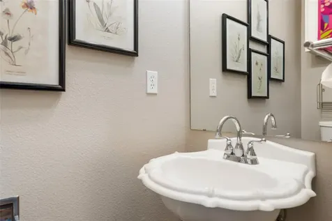 102 Elm Hill Court San Marcos TX 78666