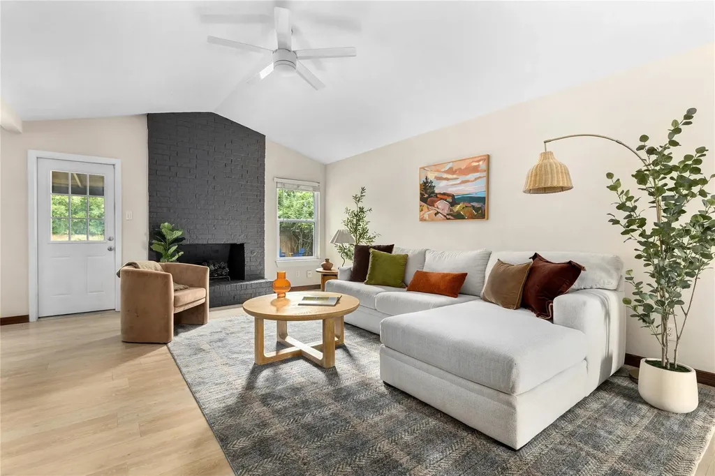 2301 Village Circle Austin TX 78745