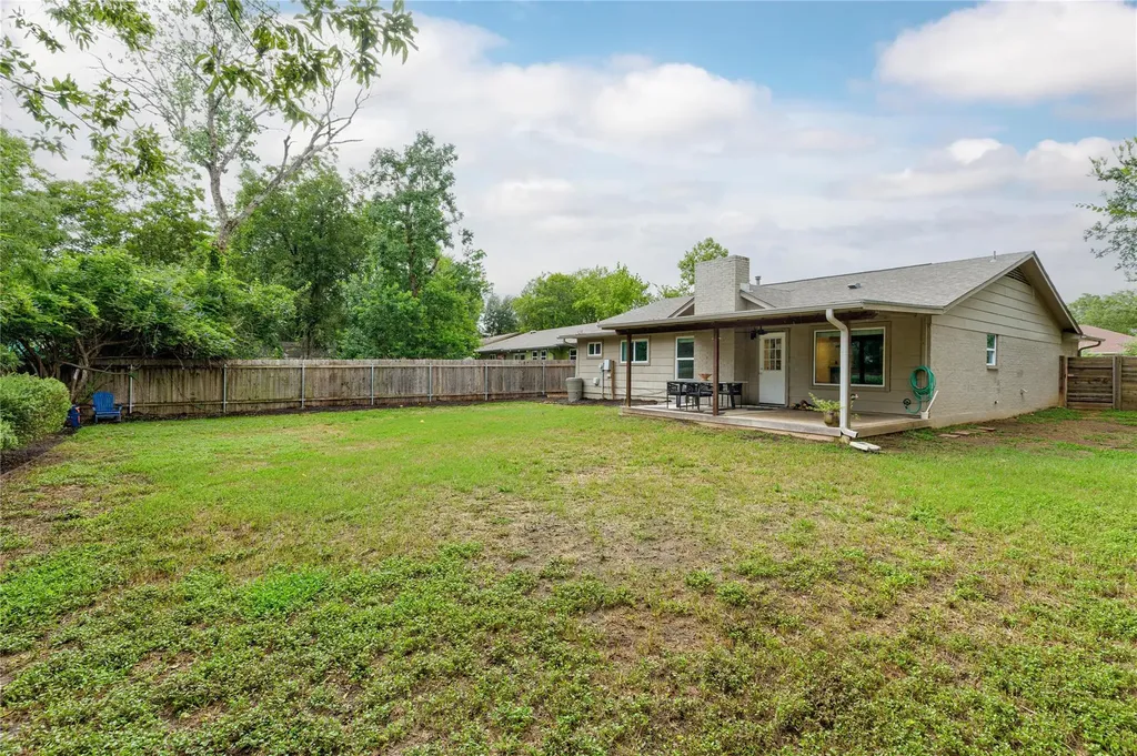 2301 Village Circle Austin TX 78745