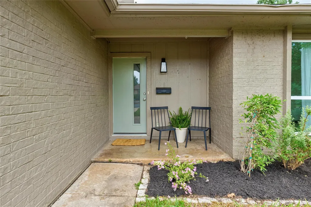 2301 Village Circle Austin TX 78745