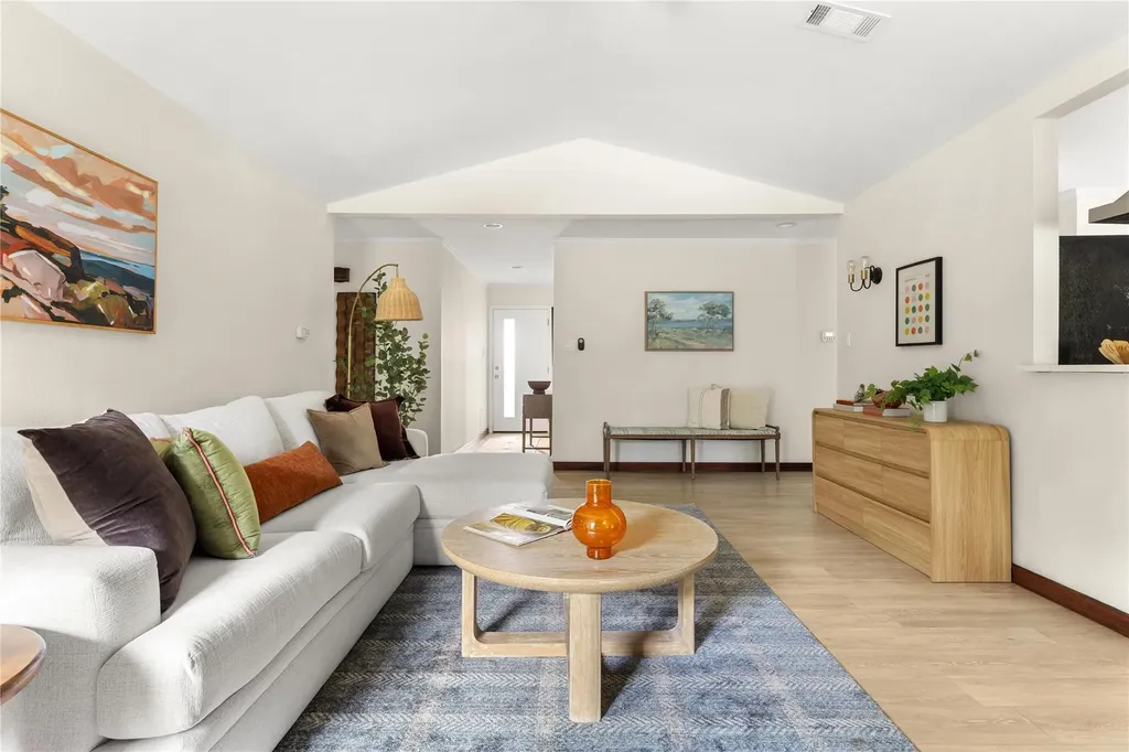 2301 Village Circle Austin TX 78745