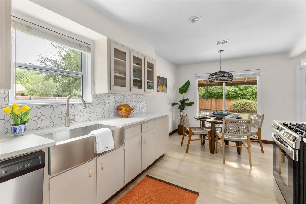 2301 Village Circle Austin TX 78745