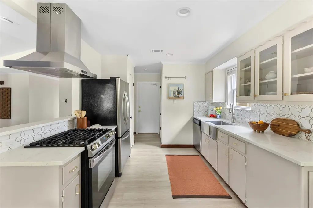 2301 Village Circle Austin TX 78745