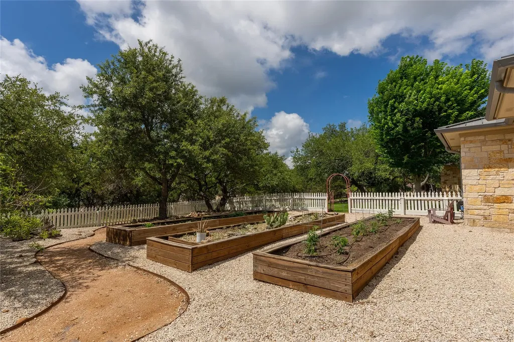 345 Leafdale Trail Dripping Springs TX 78620