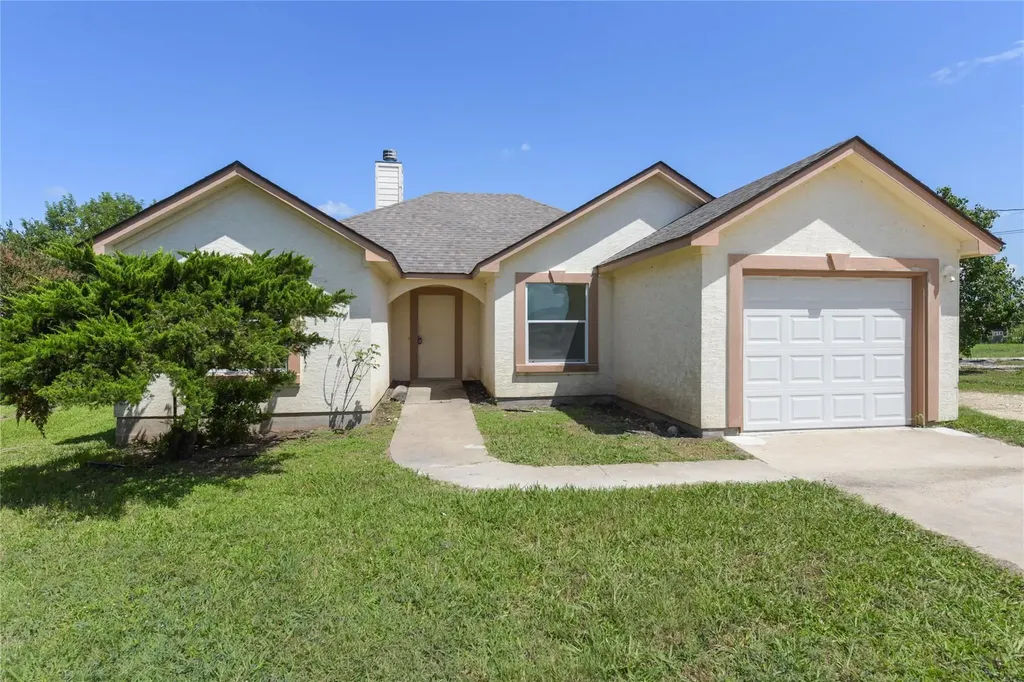 135 Petirrojo Court Del Valle TX 78617