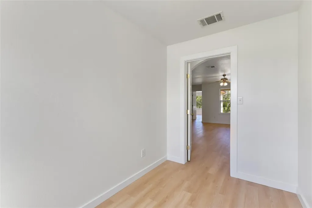 135 Petirrojo Court Del Valle TX 78617