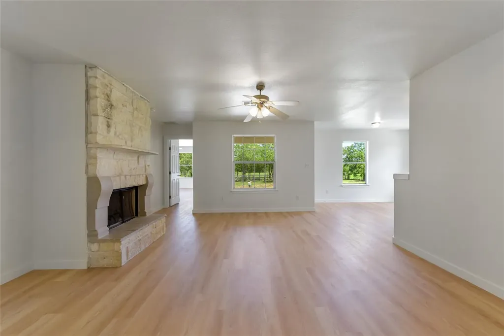 135 Petirrojo Court Del Valle TX 78617