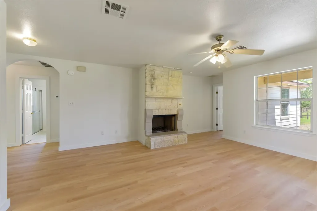 135 Petirrojo Court Del Valle TX 78617