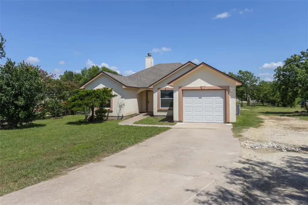 135 Petirrojo Court Del Valle TX 78617