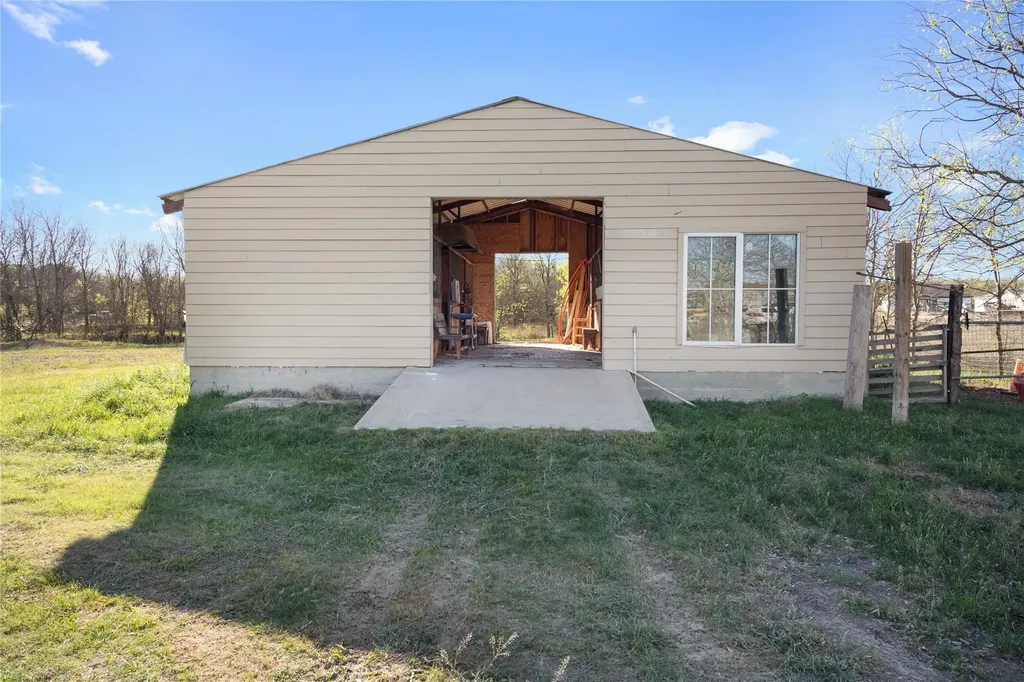135 Petirrojo Court Del Valle TX 78617
