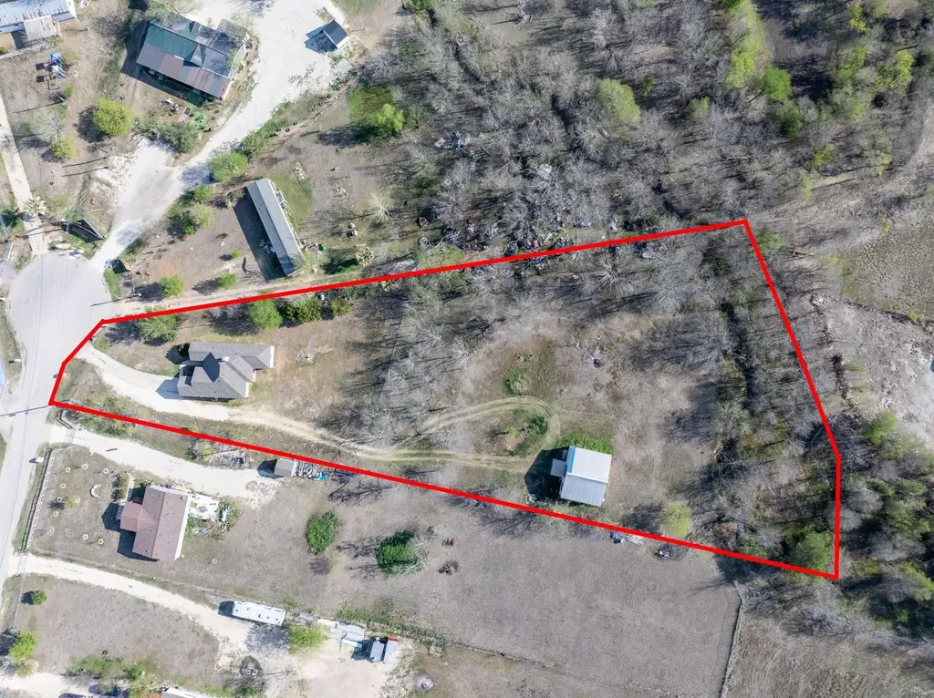 135 Petirrojo Court Del Valle TX 78617