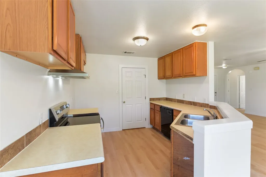135 Petirrojo Court Del Valle TX 78617