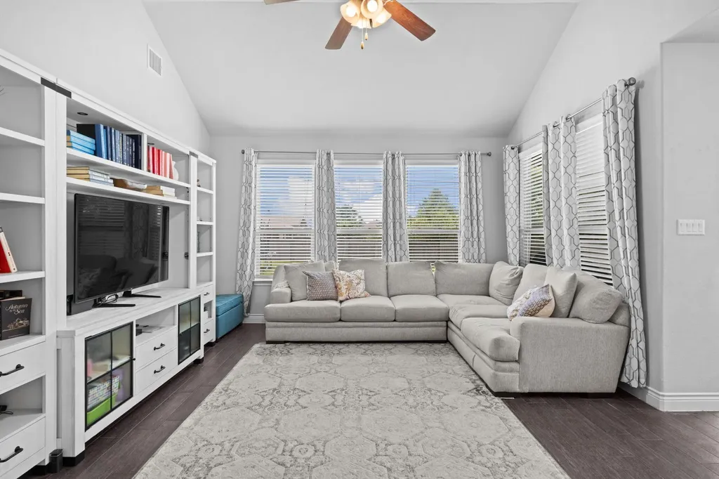19117 Melwas Way W Pflugerville TX 78660