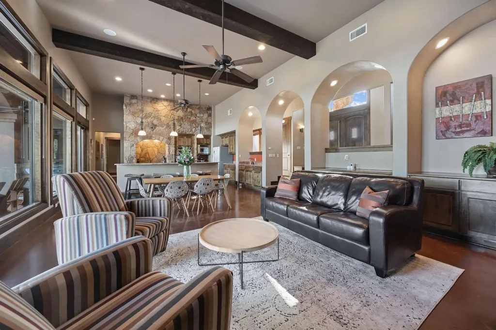 303 Yaupon Drive Spicewood TX 78669