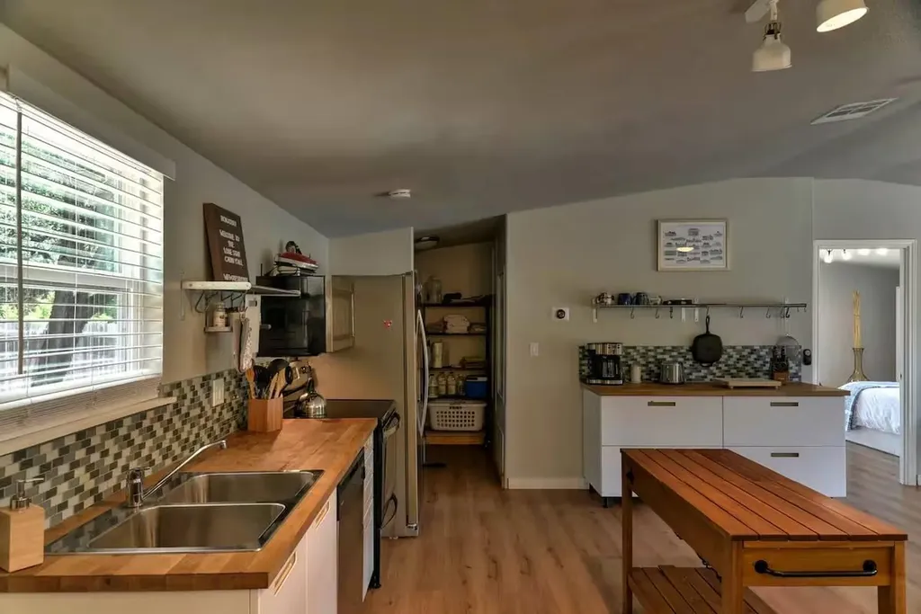 8807 High Valley Road Austin TX 78737