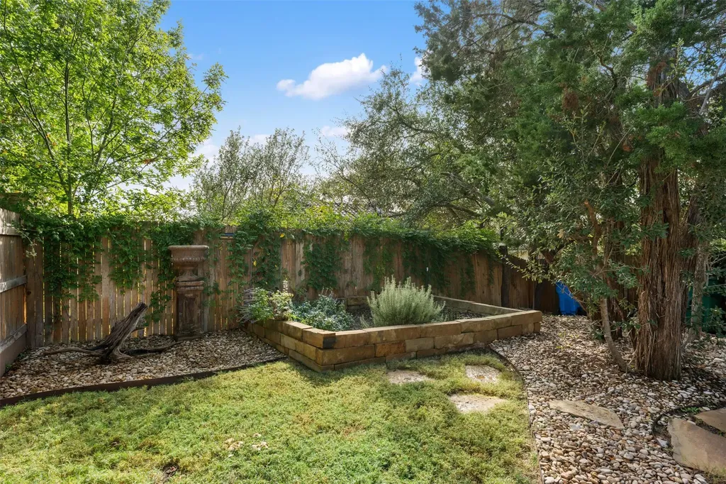 503 S Meadowlark Street Lakeway TX 78734