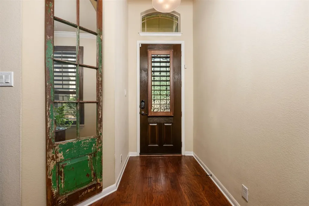503 S Meadowlark Street Lakeway TX 78734