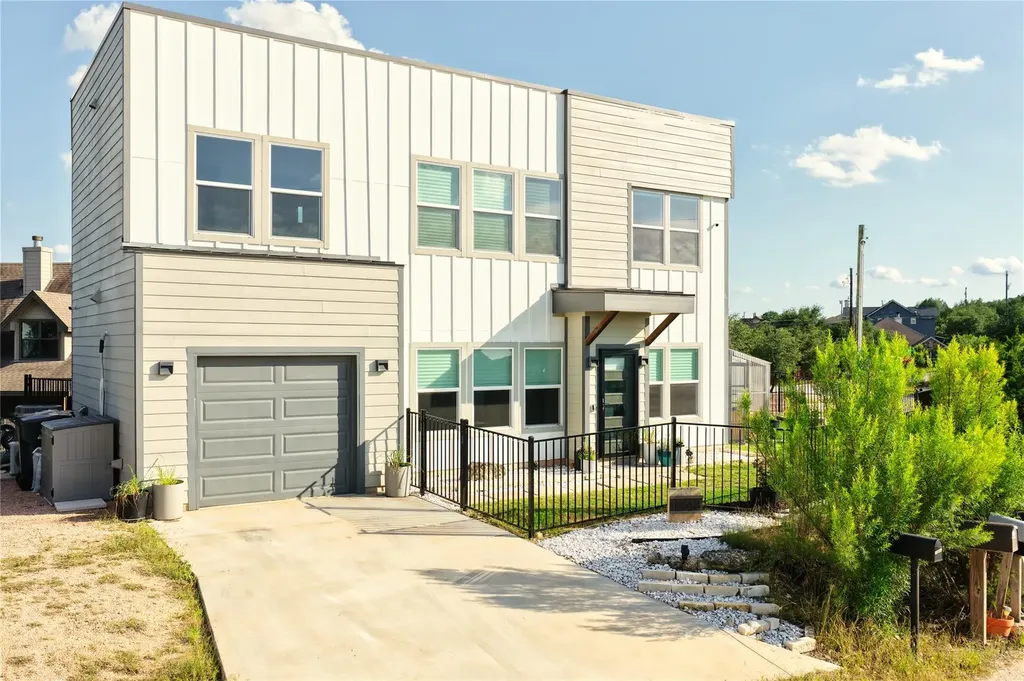 10613 Knob Hill Dripping Springs TX 78620