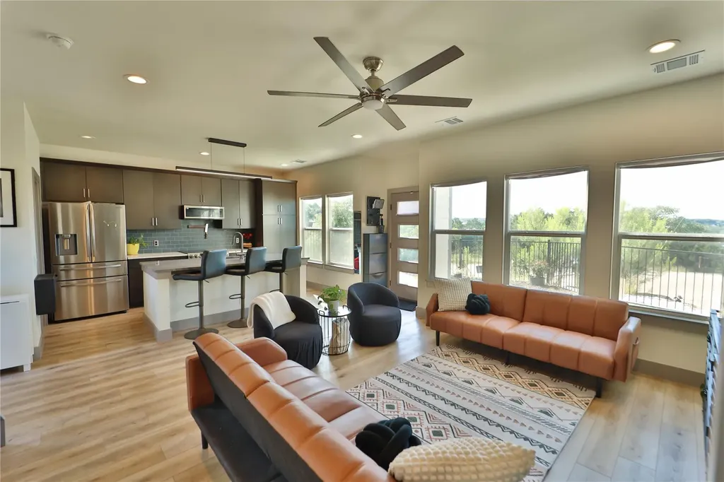 10613 Knob Hill Dripping Springs TX 78620