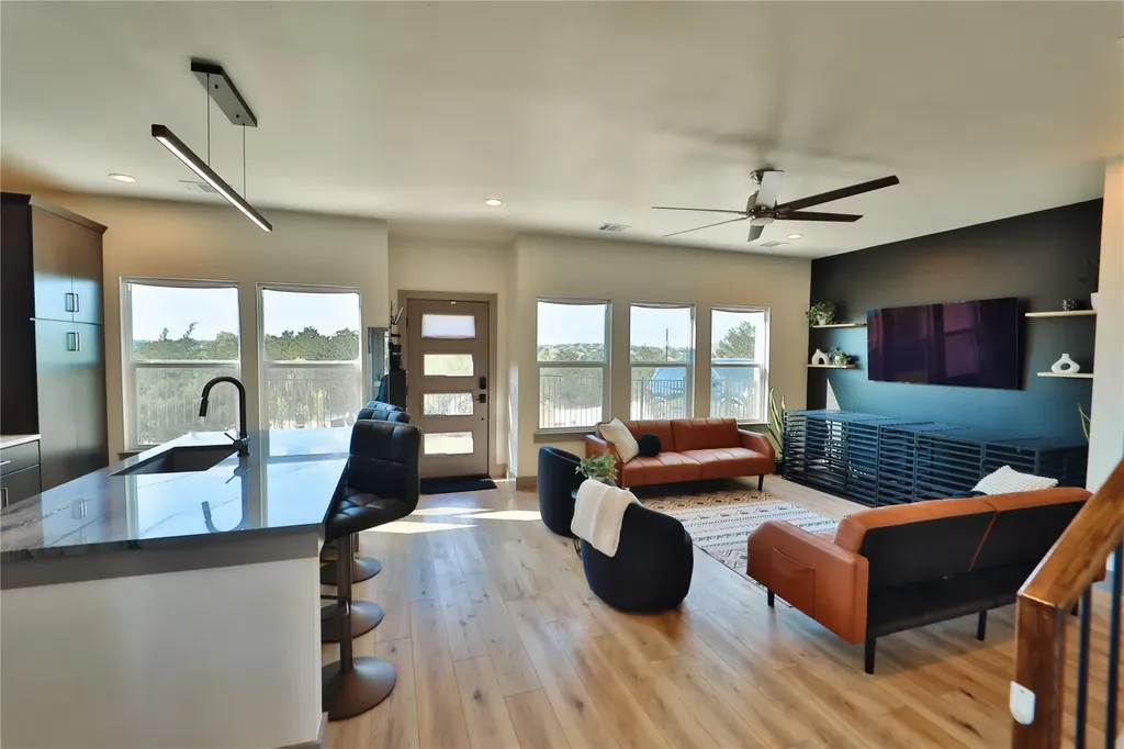 10613 Knob Hill Dripping Springs TX 78620