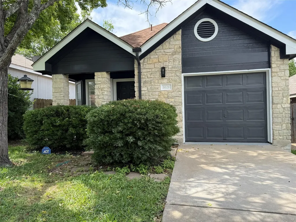 1621 Parkfield Circle Round Rock TX 78664